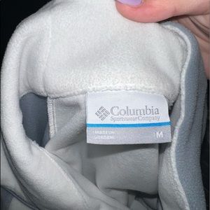 Women’s Columbia Sweatshirt